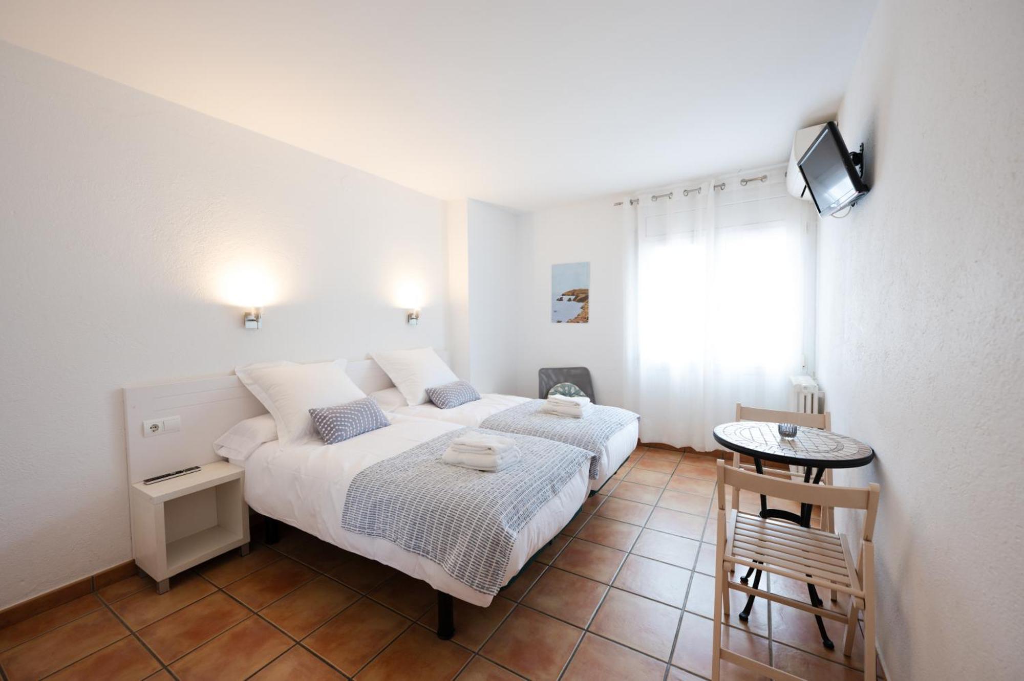 Hostal El Ranxo Cadaques Bagian luar foto