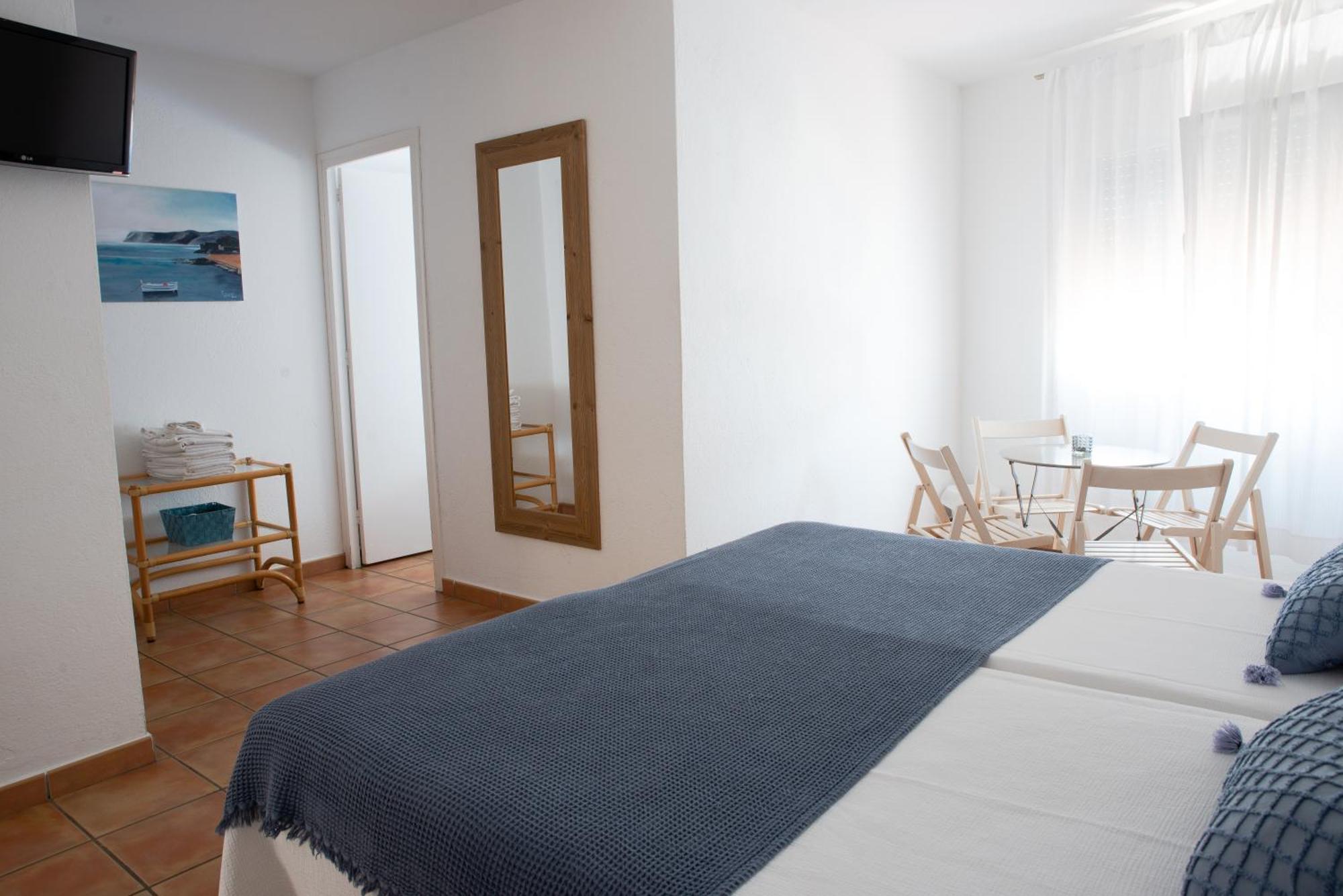 Hostal El Ranxo Cadaques Bagian luar foto